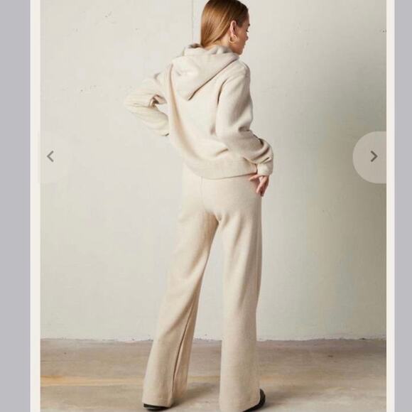 LESET Cream Hoodie and Pants Set - Picture 7 of 16